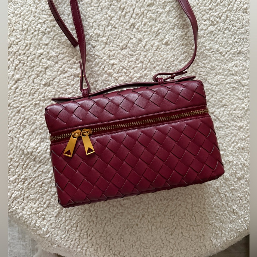 Bang Bang vanity cross body bag